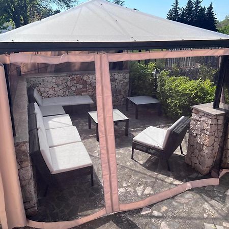 Villa L'Ottagono Con Cucina Parcheggio Privato Telecamerizzato E Wifi Gioia Del Colle Exterior photo